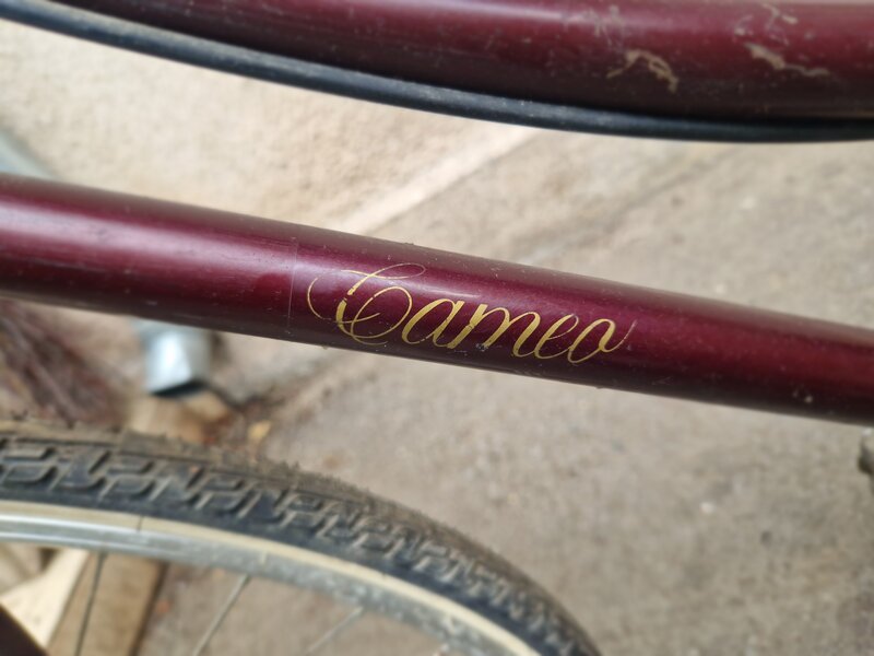Bicicleta de dama Raleigh Cameo 28